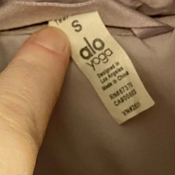 Alo Gold Rusher Puffer Vest Light Purple Women’s Sz Small Comfy Warm RARE COLOR - Picture 2 of 13